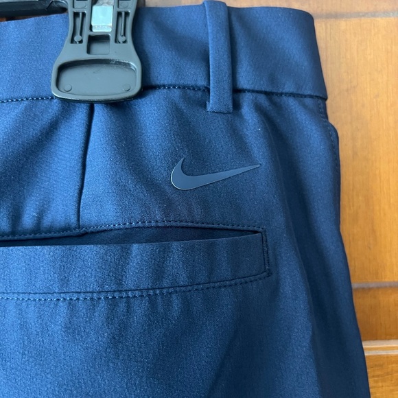 Men’s Nike DRI-fit Golf Shorts - Picture 3 of 8